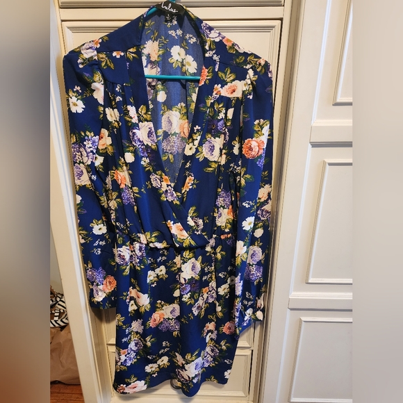 Floral dress - Picture 1 of 3